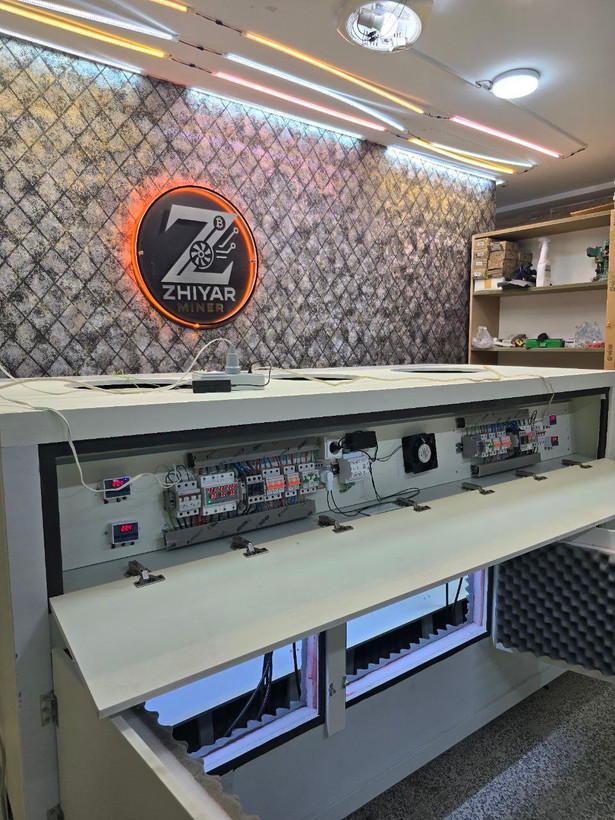 سوپر سایلنت باکس ماینر کولر دار جنس بدنه PVC سه ظرفیتی